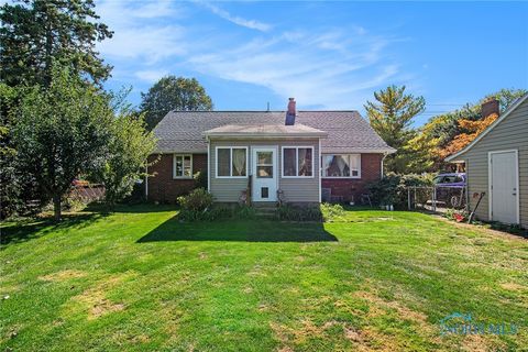 Tiny photo for 2809 Starr Avenue, Oregon, OH 43616 (MLS # 6136959)