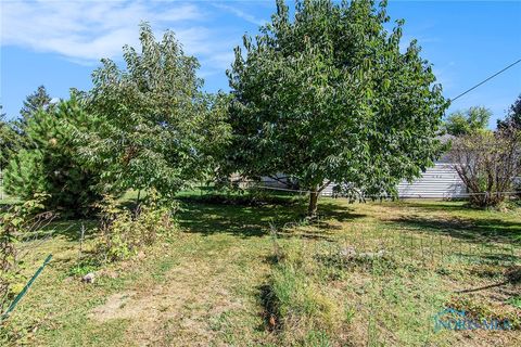 Tiny photo for 2809 Starr Avenue, Oregon, OH 43616 (MLS # 6136959)