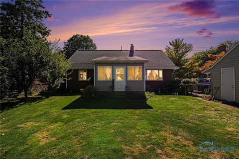 Tiny photo for 2809 Starr Avenue, Oregon, OH 43616 (MLS # 6136959)