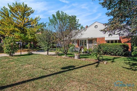 Tiny photo for 2809 Starr Avenue, Oregon, OH 43616 (MLS # 6136959)