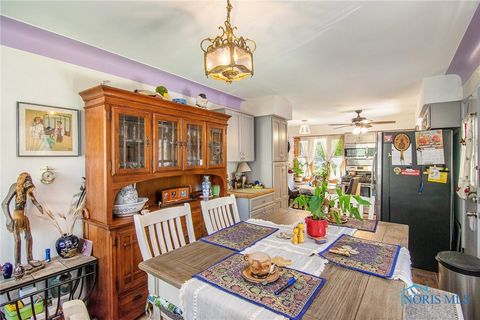 Tiny photo for 2809 Starr Avenue, Oregon, OH 43616 (MLS # 6136959)