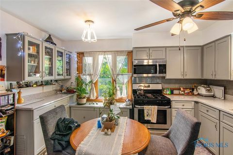 Tiny photo for 2809 Starr Avenue, Oregon, OH 43616 (MLS # 6136959)
