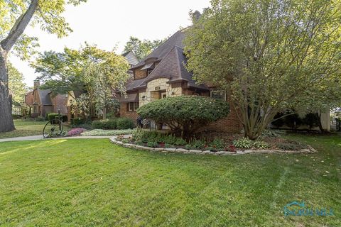 Tiny photo for 2829 Goddard Road, Toledo, OH 43606 (MLS # 6136897)