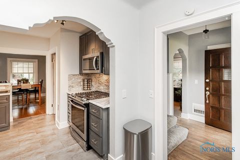 Tiny photo for 2829 Goddard Road, Toledo, OH 43606 (MLS # 6136897)