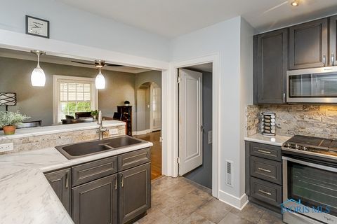 Tiny photo for 2829 Goddard Road, Toledo, OH 43606 (MLS # 6136897)