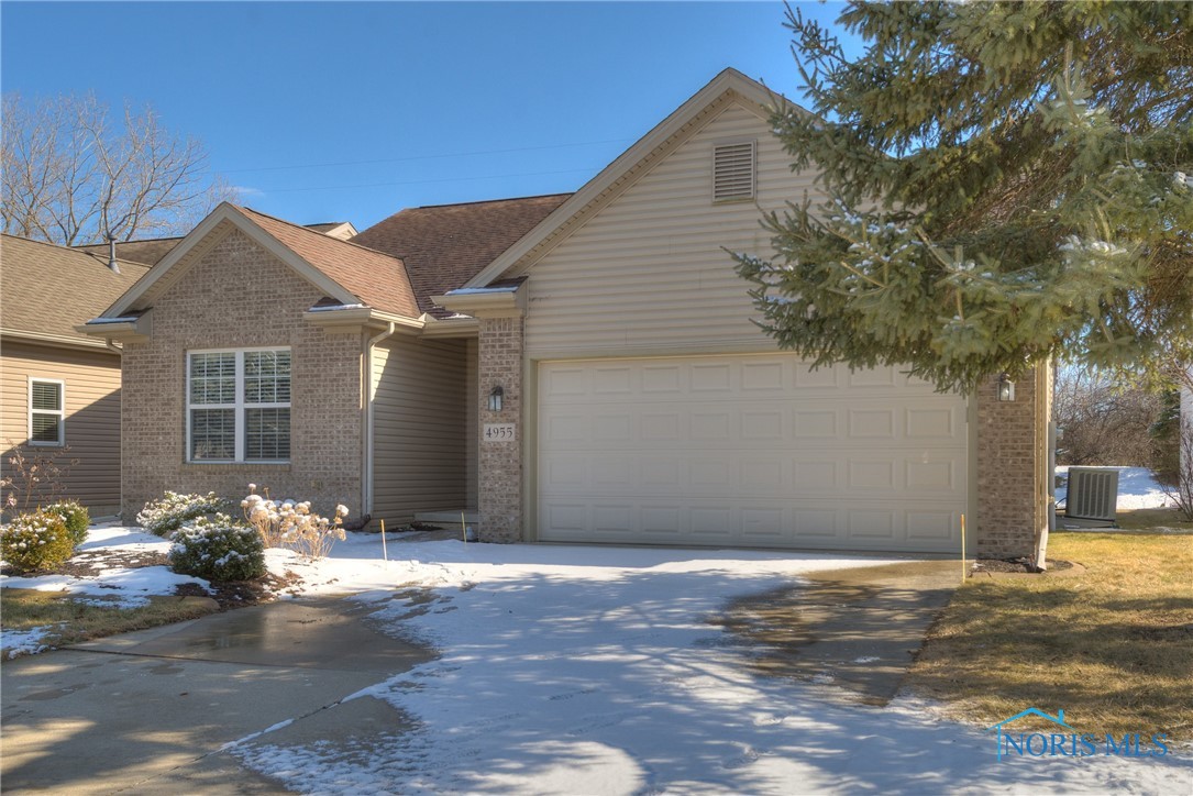 4955 Lake Breeze Lane, Maumee, Ohio image 2