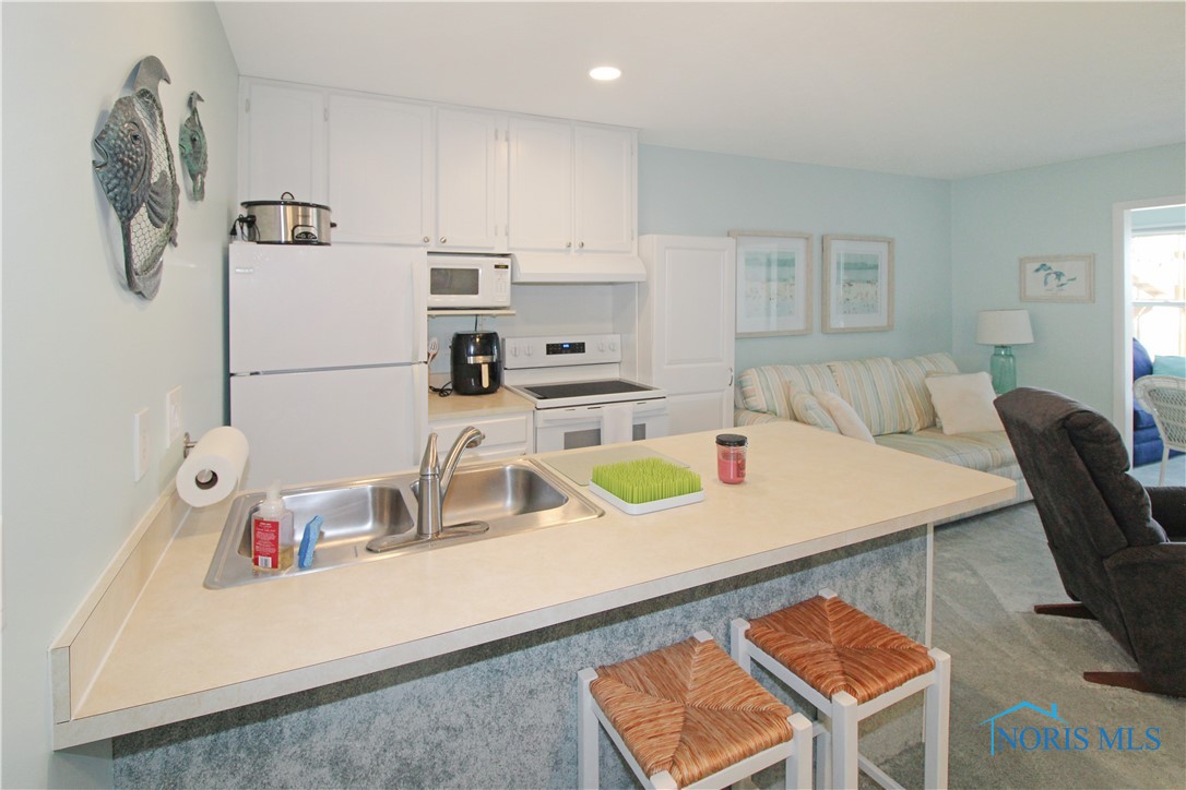 206 W Lakeshore Drive #C, Port Clinton, Ohio image 2