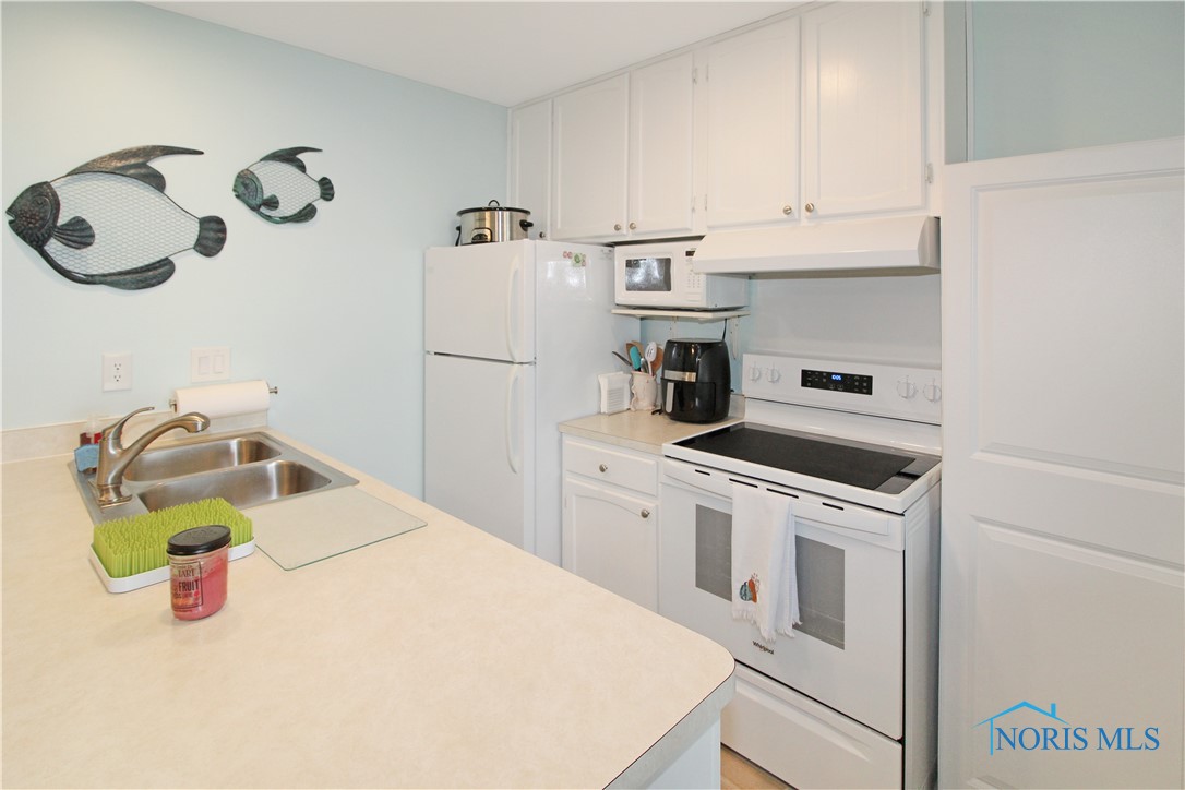 206 W Lakeshore Drive #C, Port Clinton, Ohio image 3