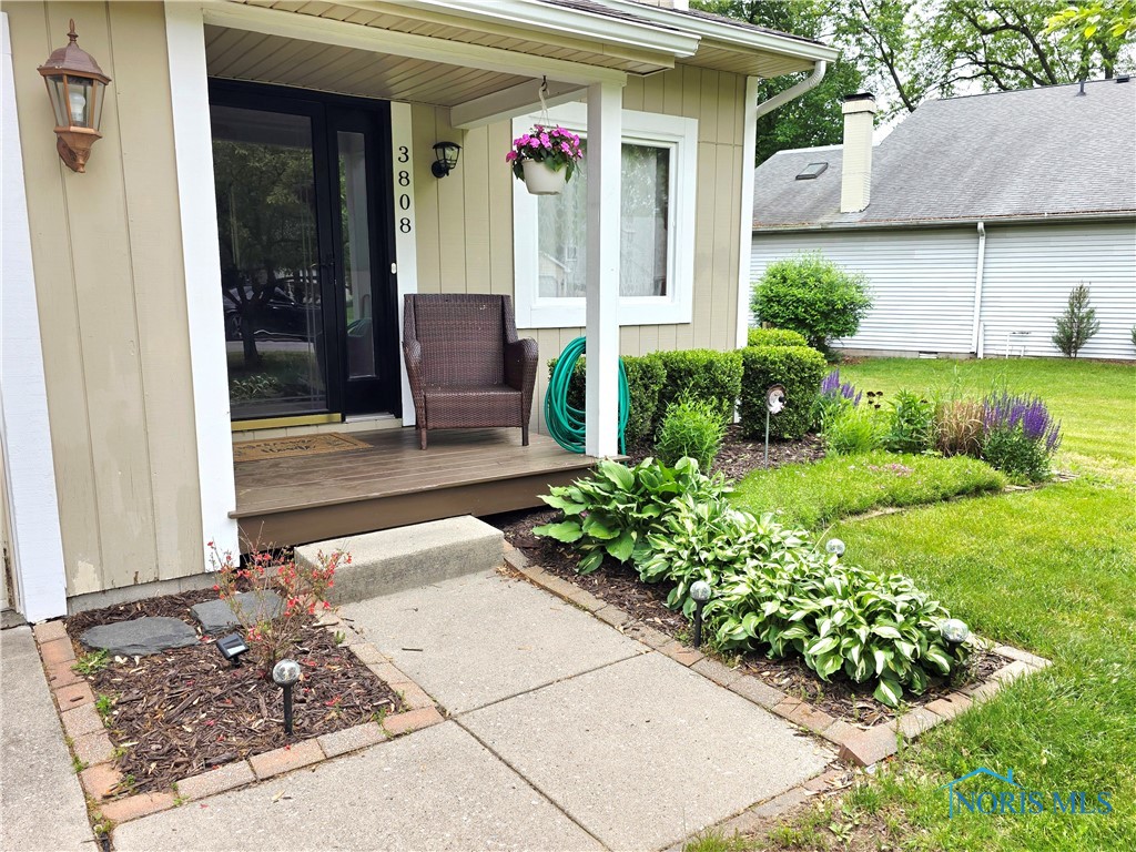 3808 Farmbrook Drive, Sylvania, Ohio image 3
