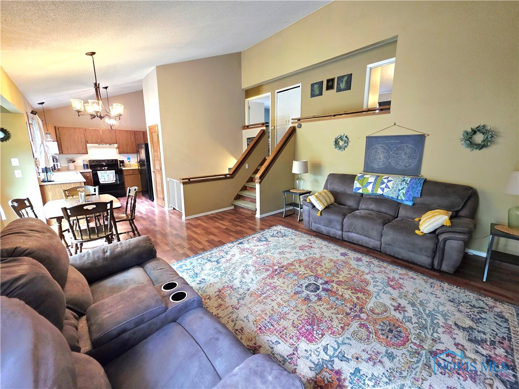 3808 Farmbrook Drive, Sylvania, Ohio image 12