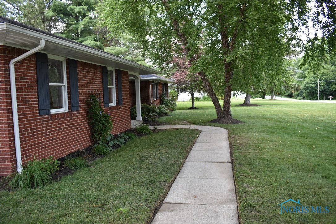 17129 N River Road