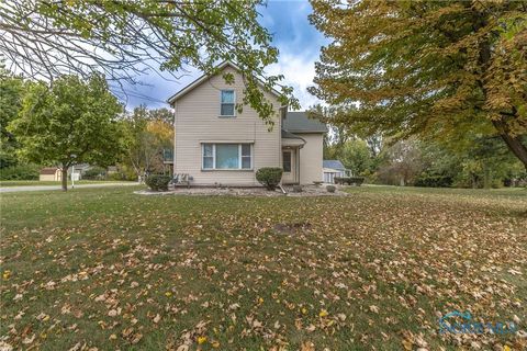 Photo of 2249 Pickle Road, Oregon, OH 43616 (MLS # 6136935)