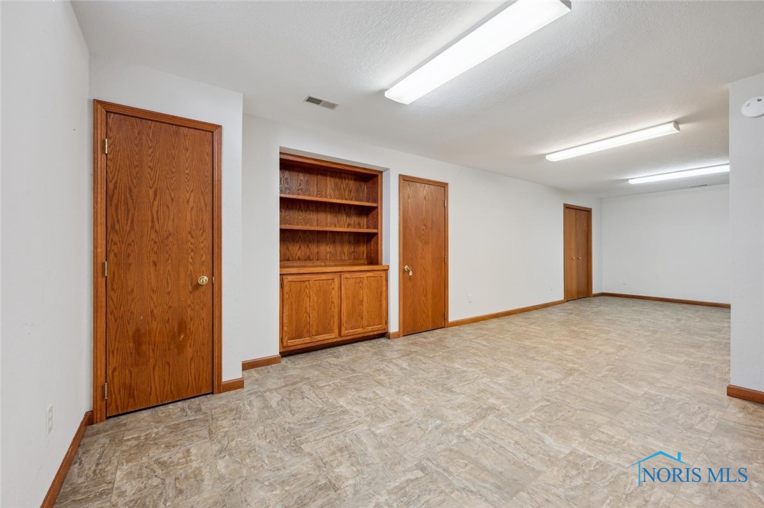 2629 Liverpool Court, Toledo, Ohio image 39