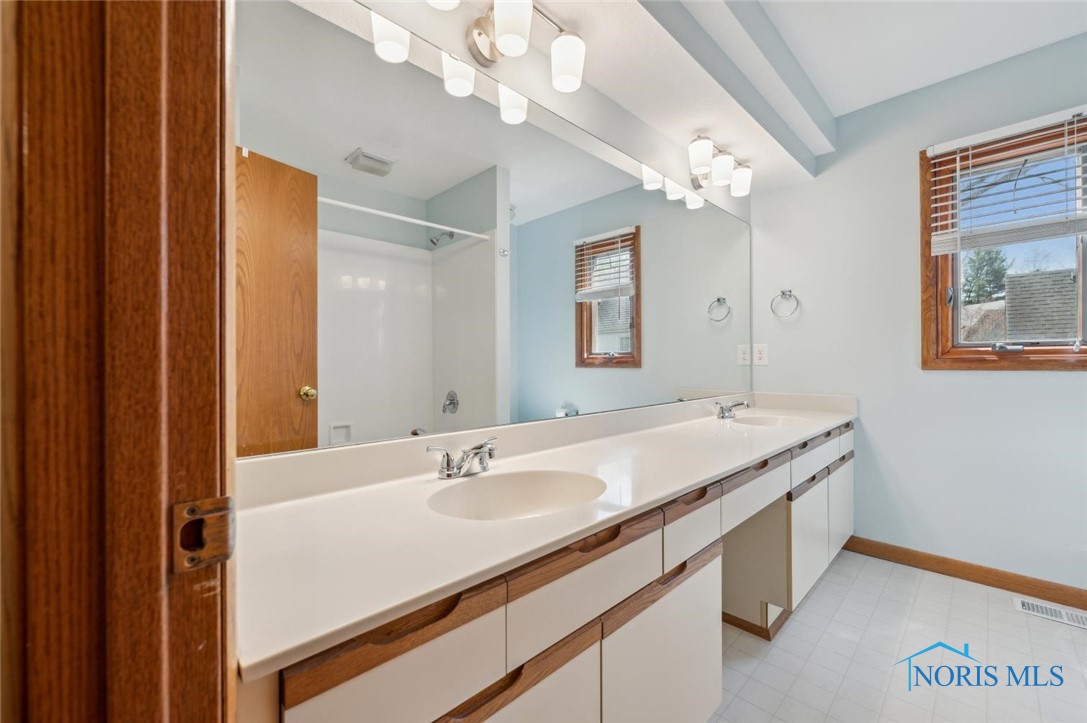 2629 Liverpool Court, Toledo, Ohio image 38