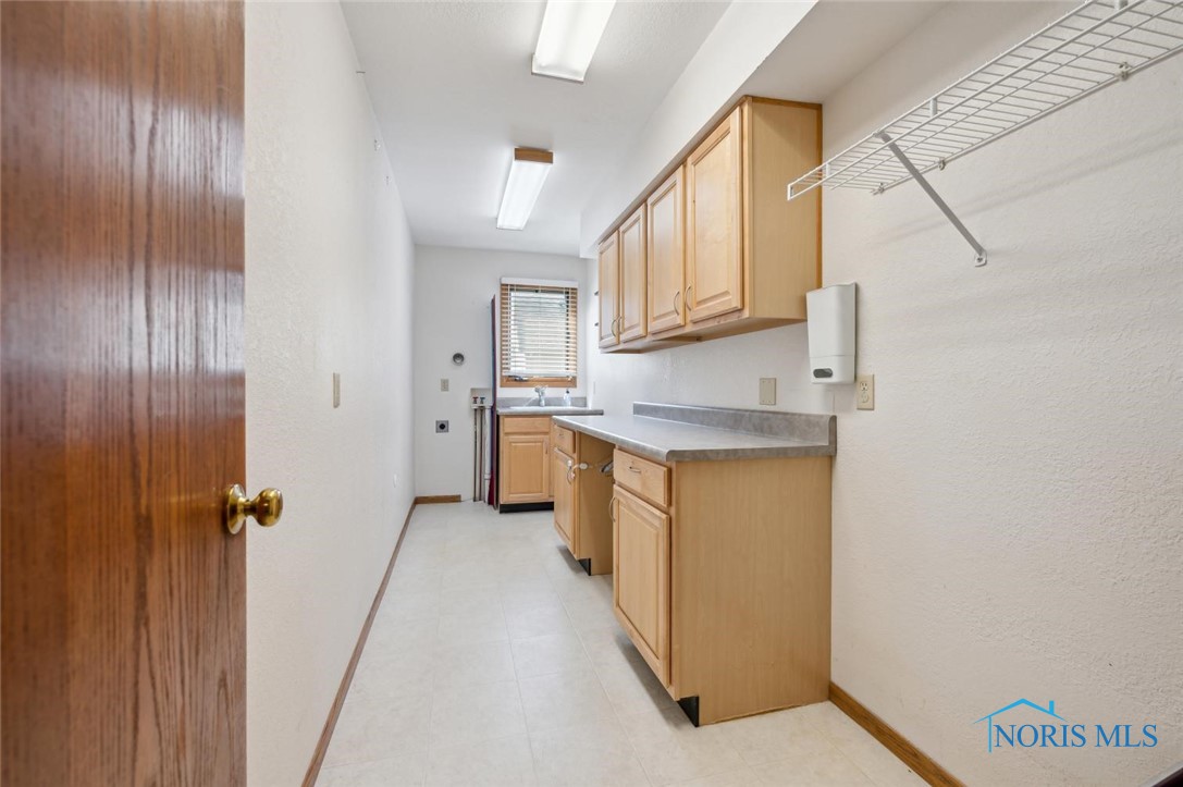 2629 Liverpool Court, Toledo, Ohio image 23