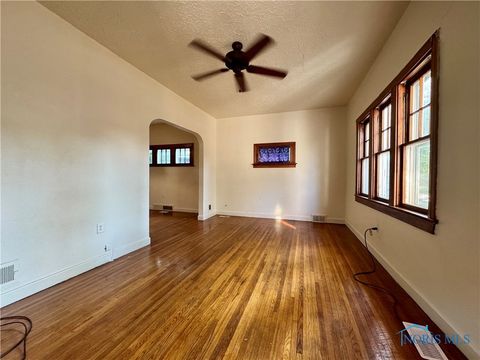 Tiny photo for 2142 Woodford Street, Toledo, OH 43605 (MLS # 6136512)