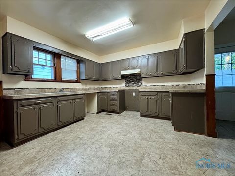 Tiny photo for 2142 Woodford Street, Toledo, OH 43605 (MLS # 6136512)