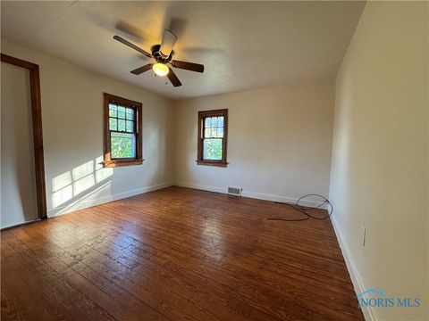 Tiny photo for 2142 Woodford Street, Toledo, OH 43605 (MLS # 6136512)
