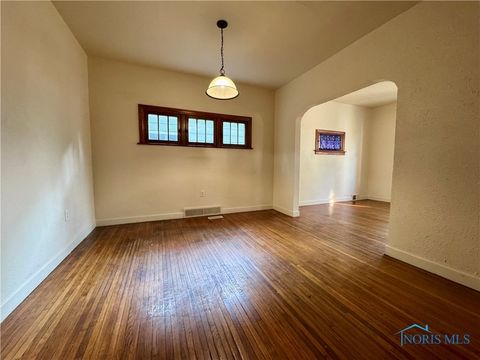 Tiny photo for 2142 Woodford Street, Toledo, OH 43605 (MLS # 6136512)