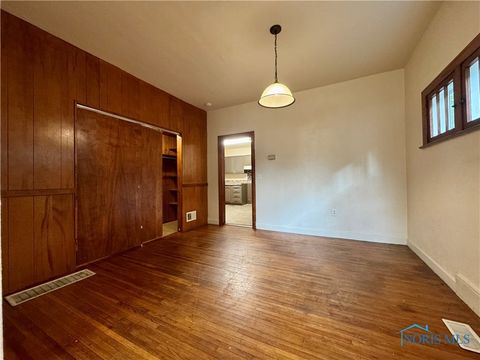 Tiny photo for 2142 Woodford Street, Toledo, OH 43605 (MLS # 6136512)