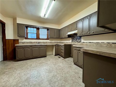 Tiny photo for 2142 Woodford Street, Toledo, OH 43605 (MLS # 6136512)