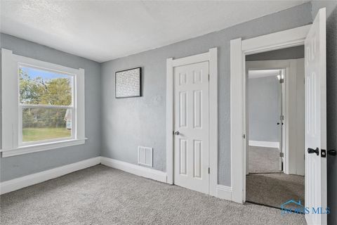 Tiny photo for 2368 Hollywood Avenue, Toledo, OH 43620 (MLS # 6136028)