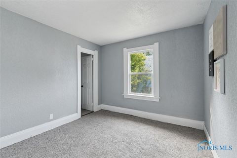 Tiny photo for 2368 Hollywood Avenue, Toledo, OH 43620 (MLS # 6136028)