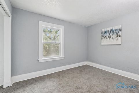 Tiny photo for 2368 Hollywood Avenue, Toledo, OH 43620 (MLS # 6136028)