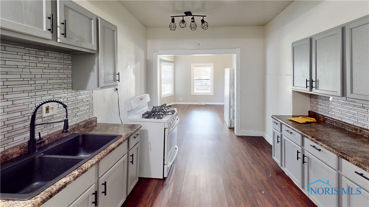 701 Brighton Avenue, Toledo, Ohio image 11