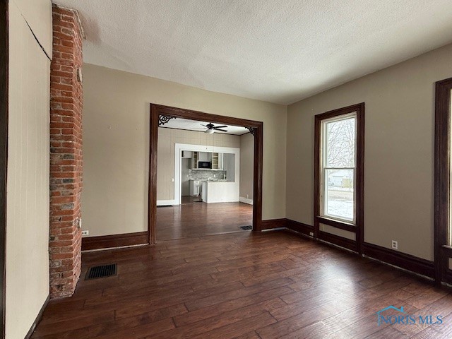704 W Fremont Street, Fostoria, Ohio image 6