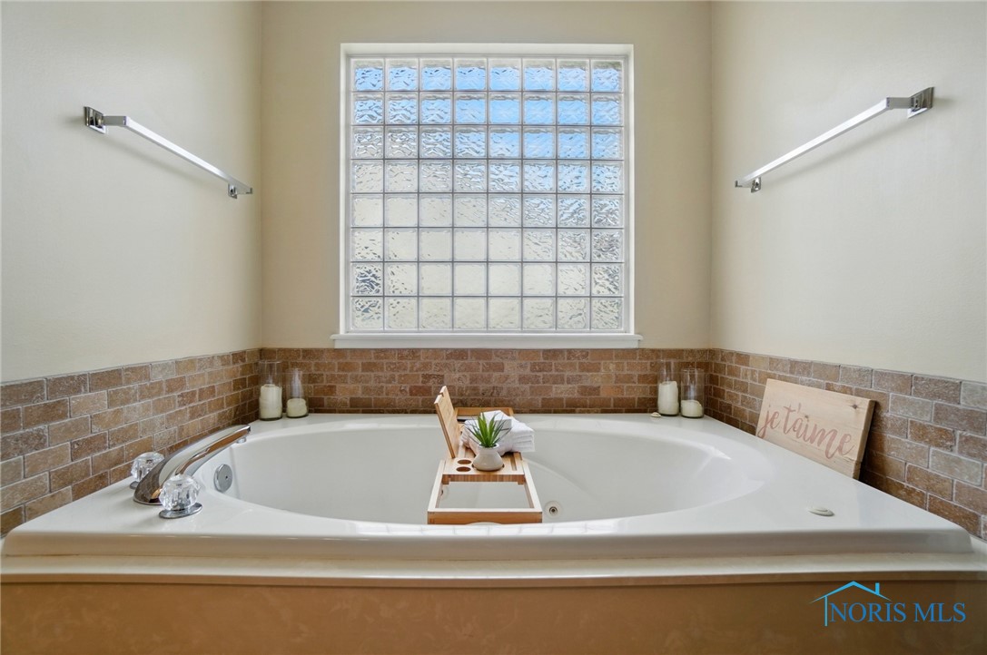 4437 Prairie Creek Lane, Maumee, Ohio image 28