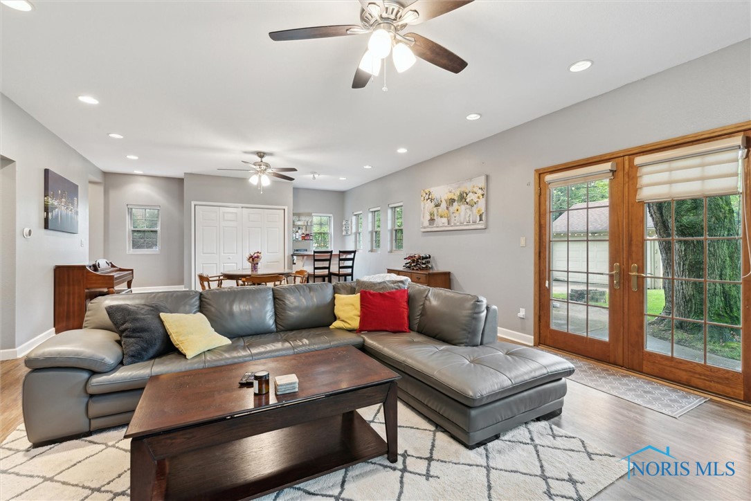 3127 Drummond Road, Toledo, Ohio image 18