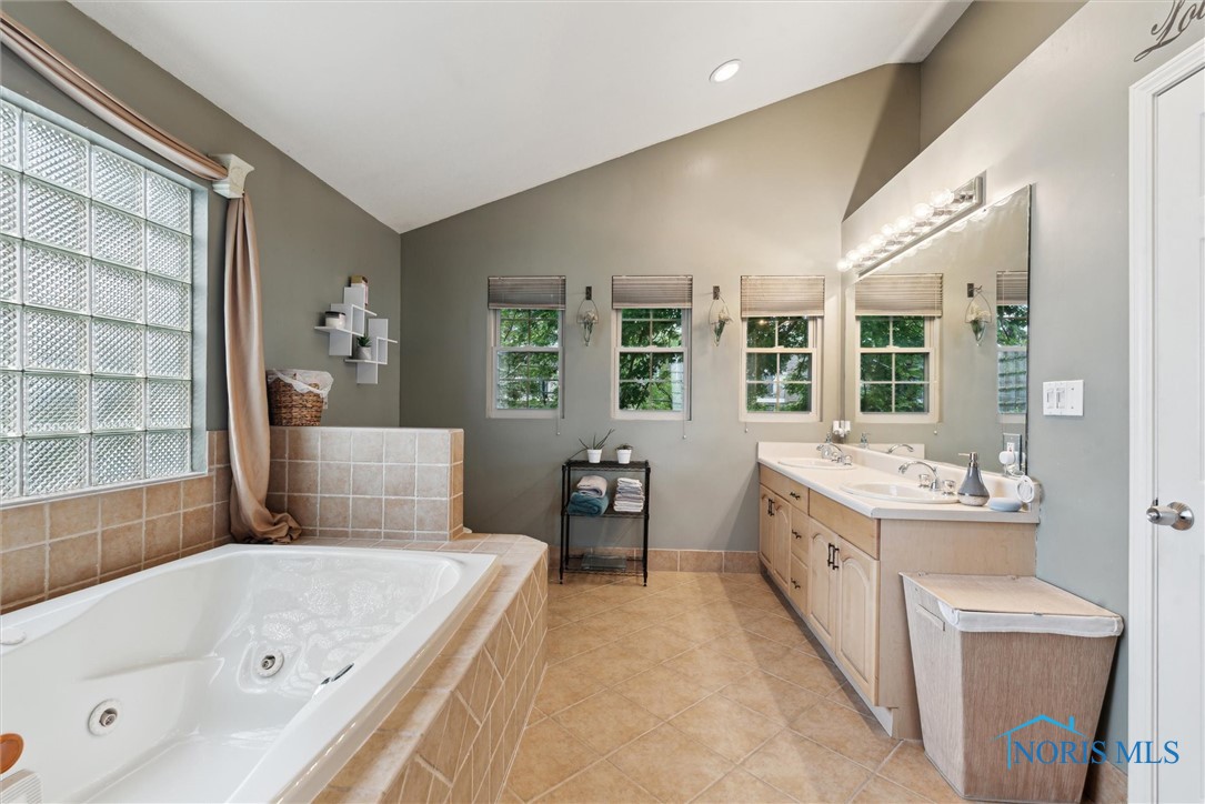 3127 Drummond Road, Toledo, Ohio image 37