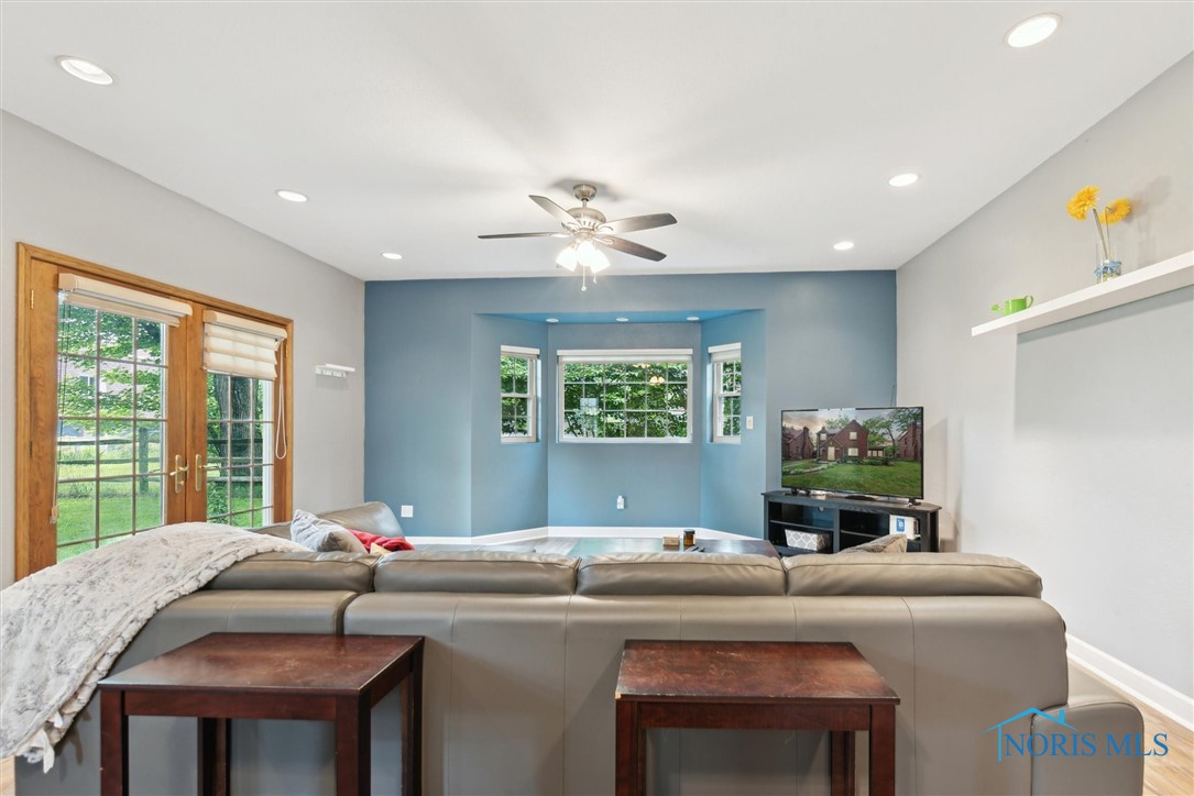 3127 Drummond Road, Toledo, Ohio image 15