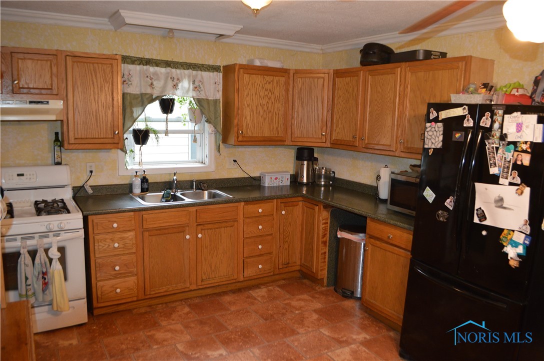 704 E High Street, Hicksville, Ohio image 4