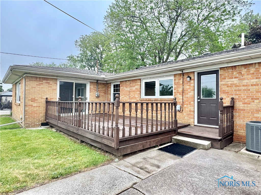 4037 Wise Street, Northwood, Ohio image 29