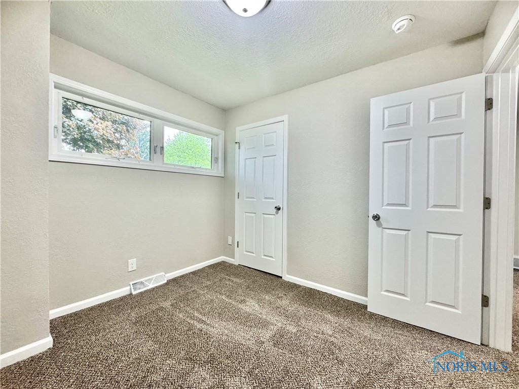 4037 Wise Street, Northwood, Ohio image 24
