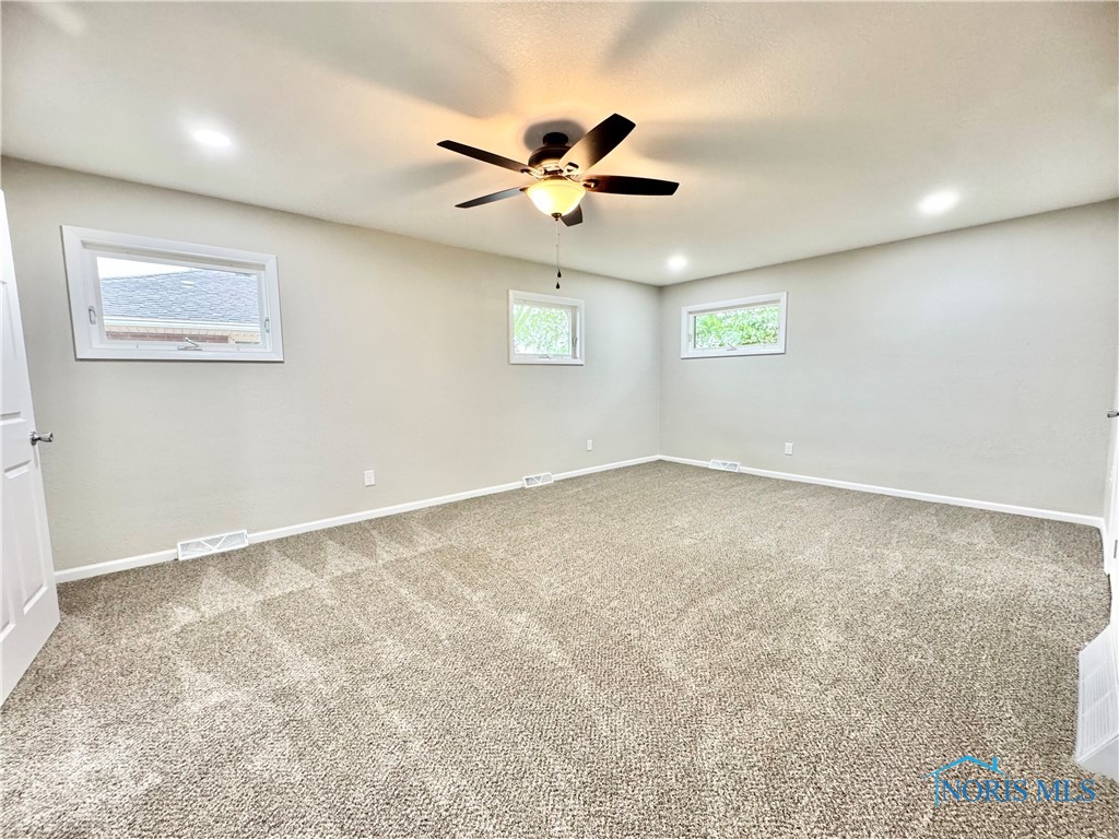4037 Wise Street, Northwood, Ohio image 16