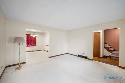 Tiny photo for 540 Indian Ridge Trail, Rossford, OH 43460 (MLS # 6136134)