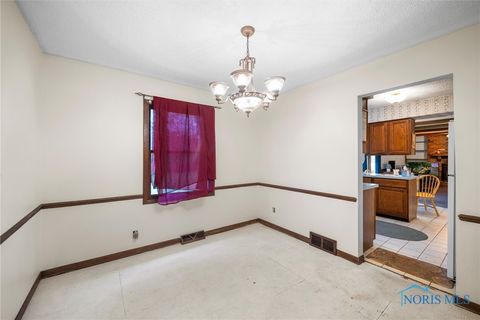 Tiny photo for 540 Indian Ridge Trail, Rossford, OH 43460 (MLS # 6136134)