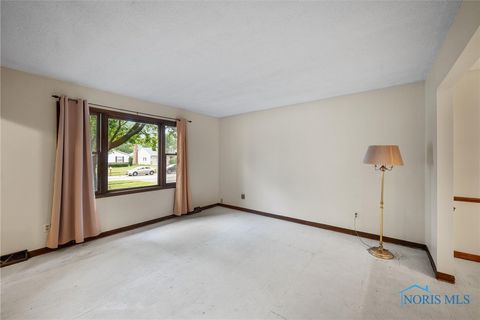 Tiny photo for 540 Indian Ridge Trail, Rossford, OH 43460 (MLS # 6136134)