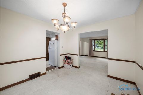 Tiny photo for 540 Indian Ridge Trail, Rossford, OH 43460 (MLS # 6136134)