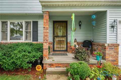 Tiny photo for 540 Indian Ridge Trail, Rossford, OH 43460 (MLS # 6136134)