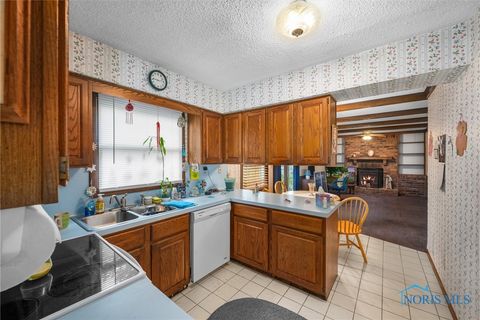 Tiny photo for 540 Indian Ridge Trail, Rossford, OH 43460 (MLS # 6136134)