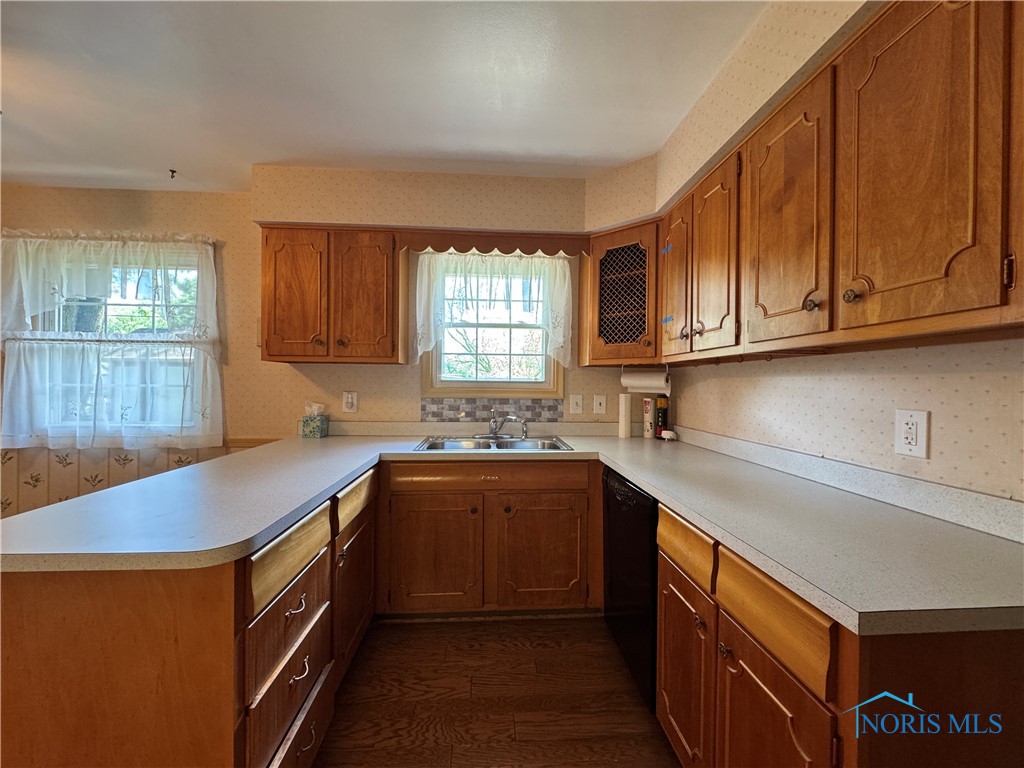 3763 Elmlawn Drive, Toledo, Ohio image 8
