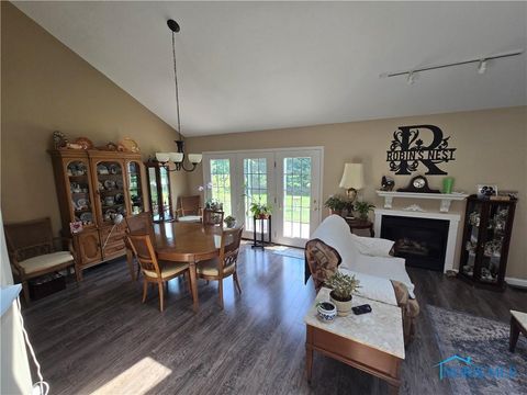 Tiny photo for 2206 Farm View Court #2206, Toledo, OH 43615 (MLS # 6136791)