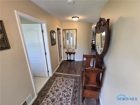 Tiny photo for 2206 Farm View Court #2206, Toledo, OH 43615 (MLS # 6136791)
