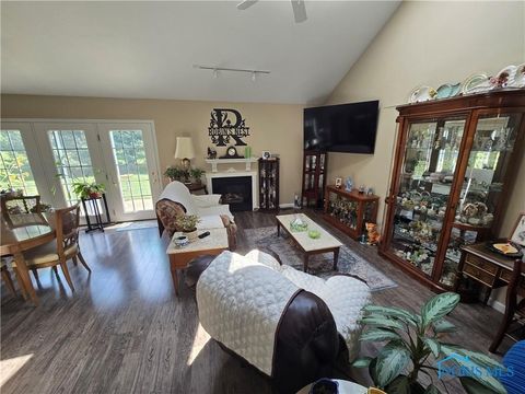 Tiny photo for 2206 Farm View Court #2206, Toledo, OH 43615 (MLS # 6136791)