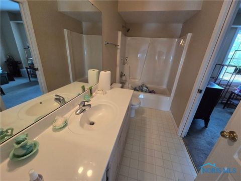Tiny photo for 2206 Farm View Court #2206, Toledo, OH 43615 (MLS # 6136791)