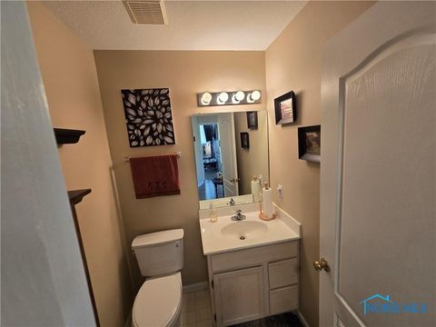 Tiny photo for 2206 Farm View Court #2206, Toledo, OH 43615 (MLS # 6136791)